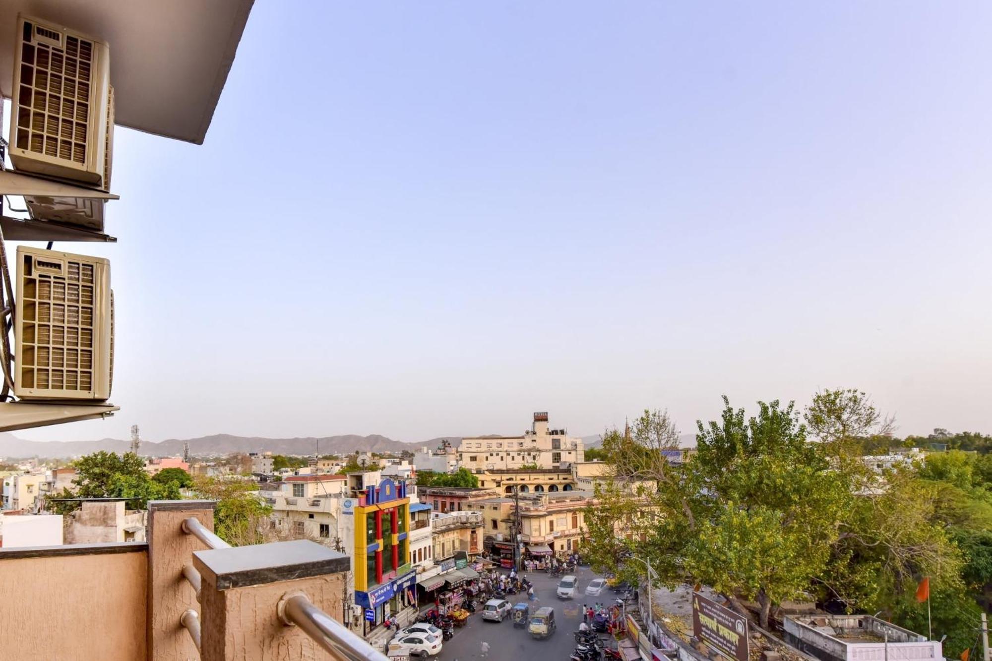 OYO 79474 Suman Palace Ajmer Bagian luar foto